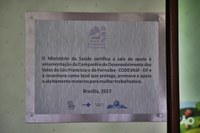 Placa do projeto Mulher trabalhadora que amamenta, que reconhece a Codevasf como local que promove, protege e apoia o aleitamento materno.