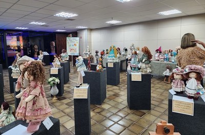 Exposição bonecas 01
