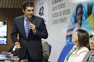 Ministro Helder parabeniza Kenia