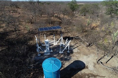 Poço artesiano com energia solar