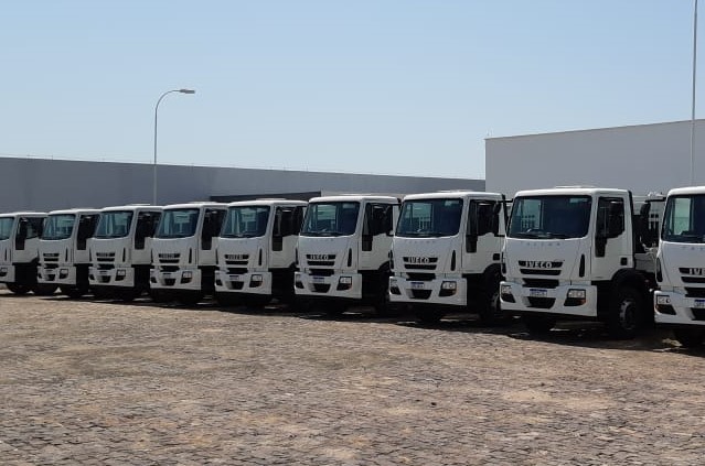 Caminhões compactadores de lixo
