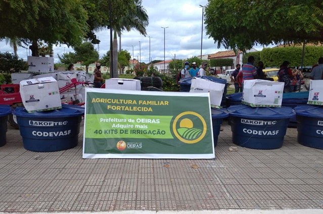 Codevasf fornece kits de irrigação para agricultores familiares no Piauí