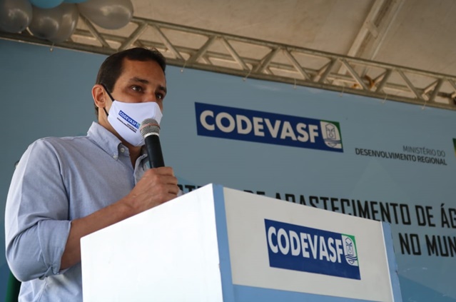 Ministro do Desenvolvimento Regional e presidente da Codevasf entregam obras de abastecimento de água no sertão de Alagoas 3.jpg