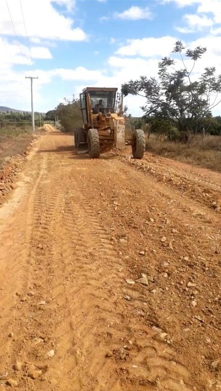 Recuperação de estradas no projeto Estreito beneficia produtores e moradores da região de Urandi (BA) 2