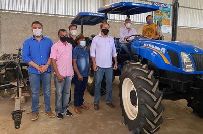 Codevasf entrega patrulhas agrícolas e veículos no Piauí.jpg