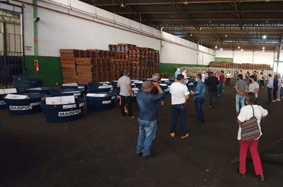 Codevasf realiza a entrega de kits de irrigação que vão beneficiar agricultores familiares em Goiás.jpeg
