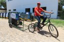 Catadores de recicláveis recebem equipamentos para aumentar a renda familiar na Bahia.JPG