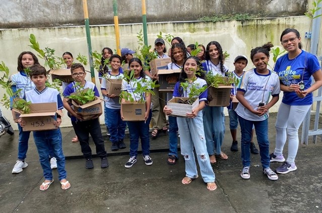 Codevasf realiza doação de mudas para ação de reflorestamento em Neópolis.jpg