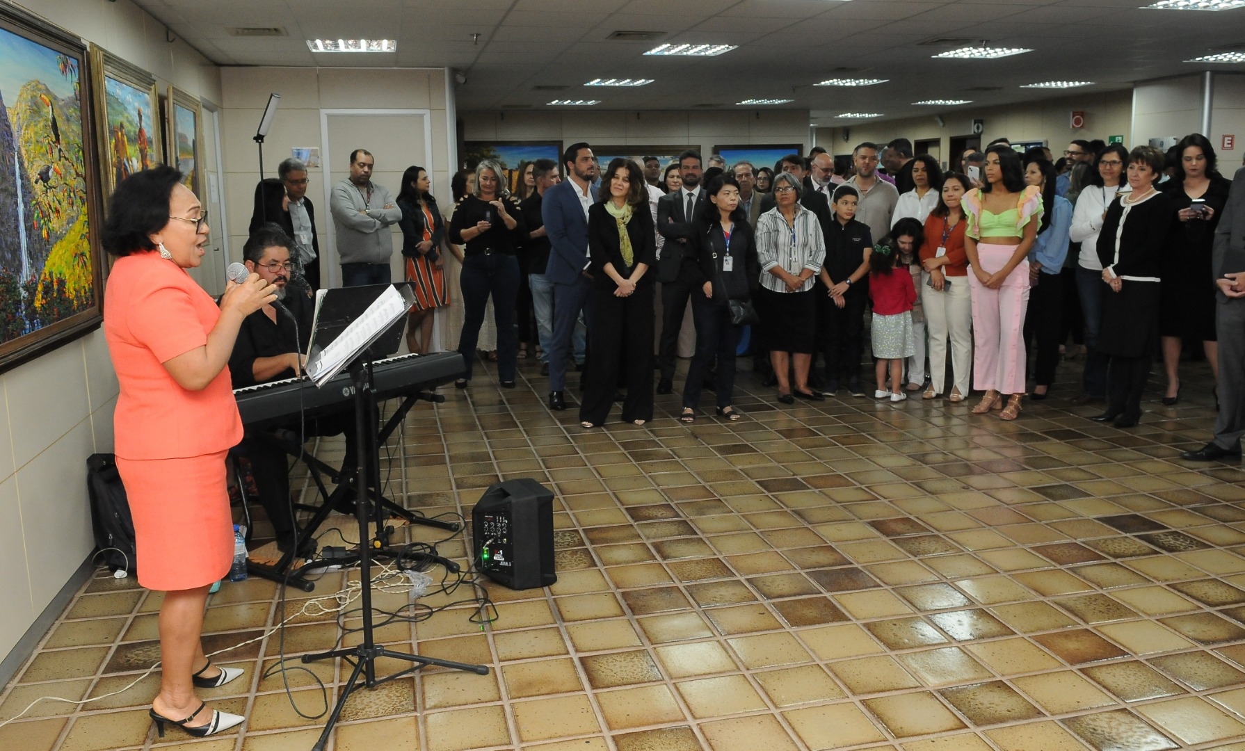 apresentação musical dos artistas Elizabete Cardoso e Paulo Vieira.JPG