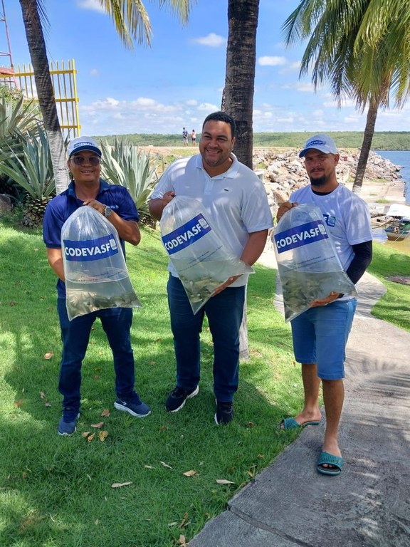 Codevasf realiza peixamento em Canindé de São Francisco (1).jpeg