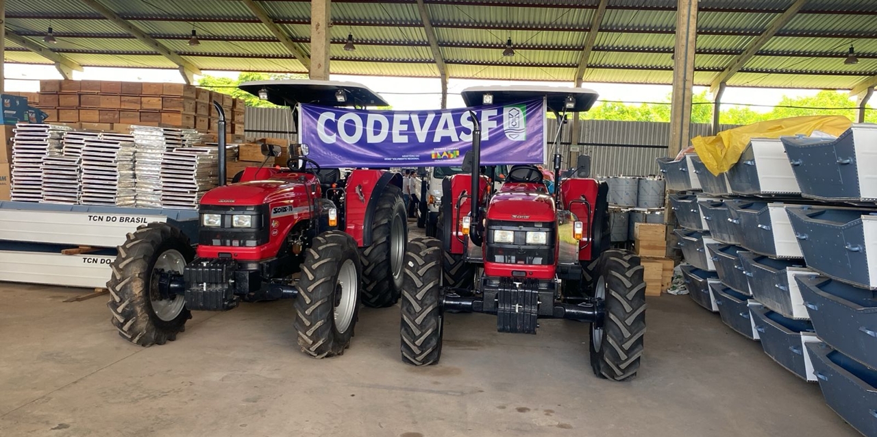Codevasf entrega equipamentos agrícolas para cinco municípios do Piauí 3.jpg