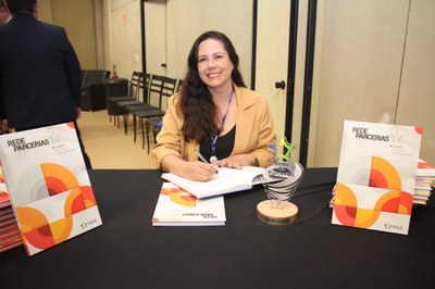 Lançamento do livro comemorativo Rede de Parcerias 10 anos mudando a vida das pessoas. Crédito: ALES PHOTOS