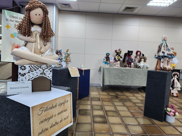 Exposição bonecas 02